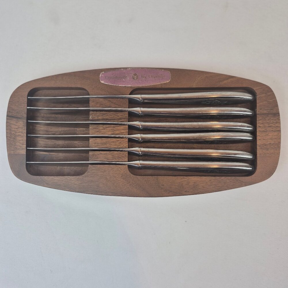 Community By Oneida Steak Knife Set Of 6 Knives in a Walnut Wood Case